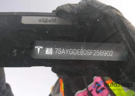 2025 Tesla Model Y Long Range Dual Motor All-Wheel Drive z USA, uszkodzony, nr VIN 7SAYGDEE0SF256902
